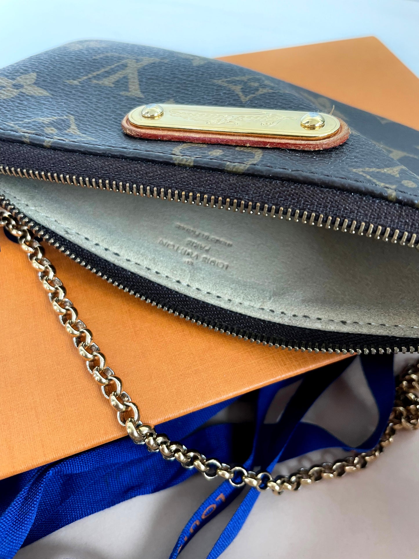 louis vuitton monogram pouch