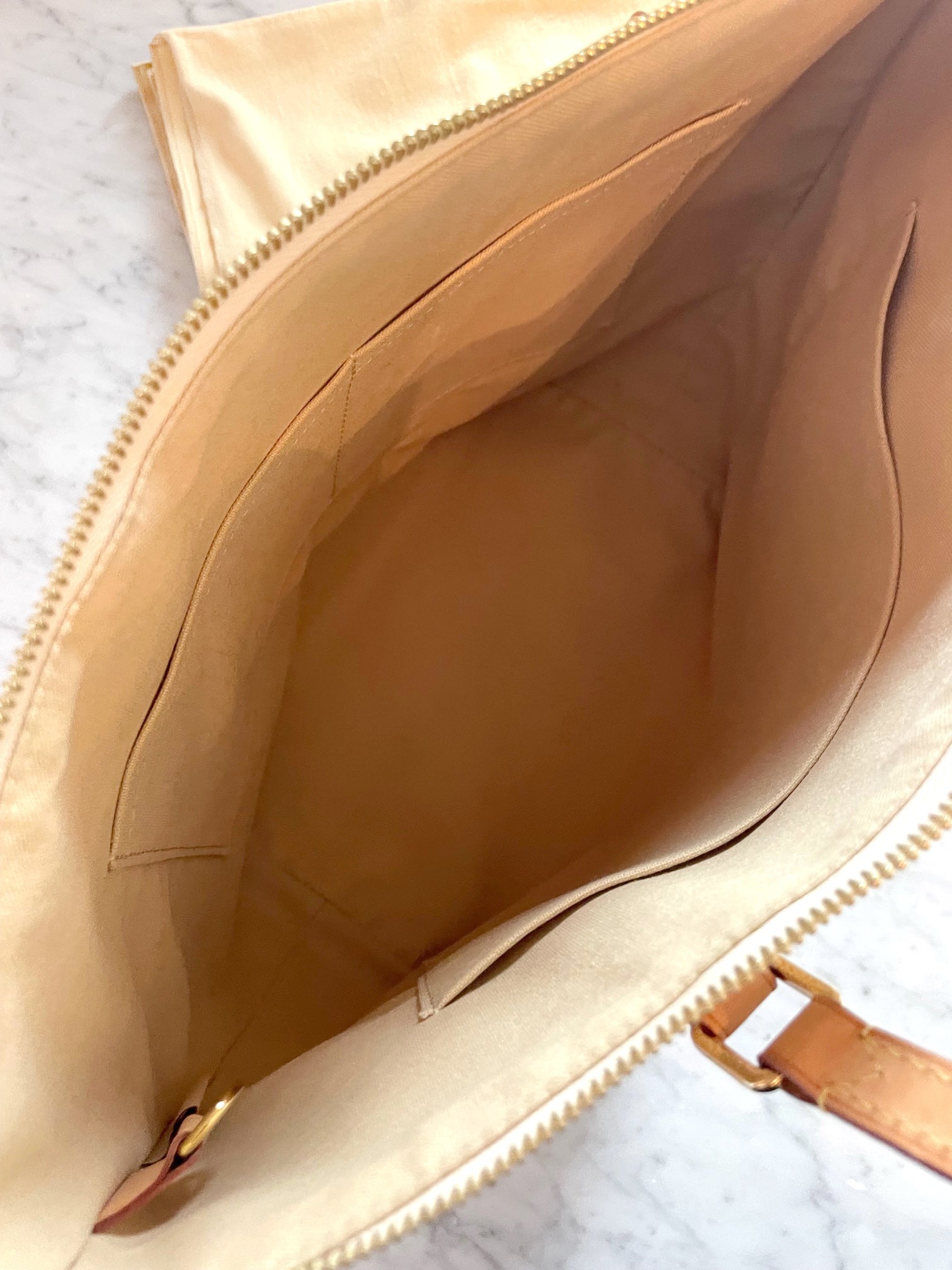 Louis Vuitton Azur Totally MM versus Damier Neverfull MM - Handbag  comparison 